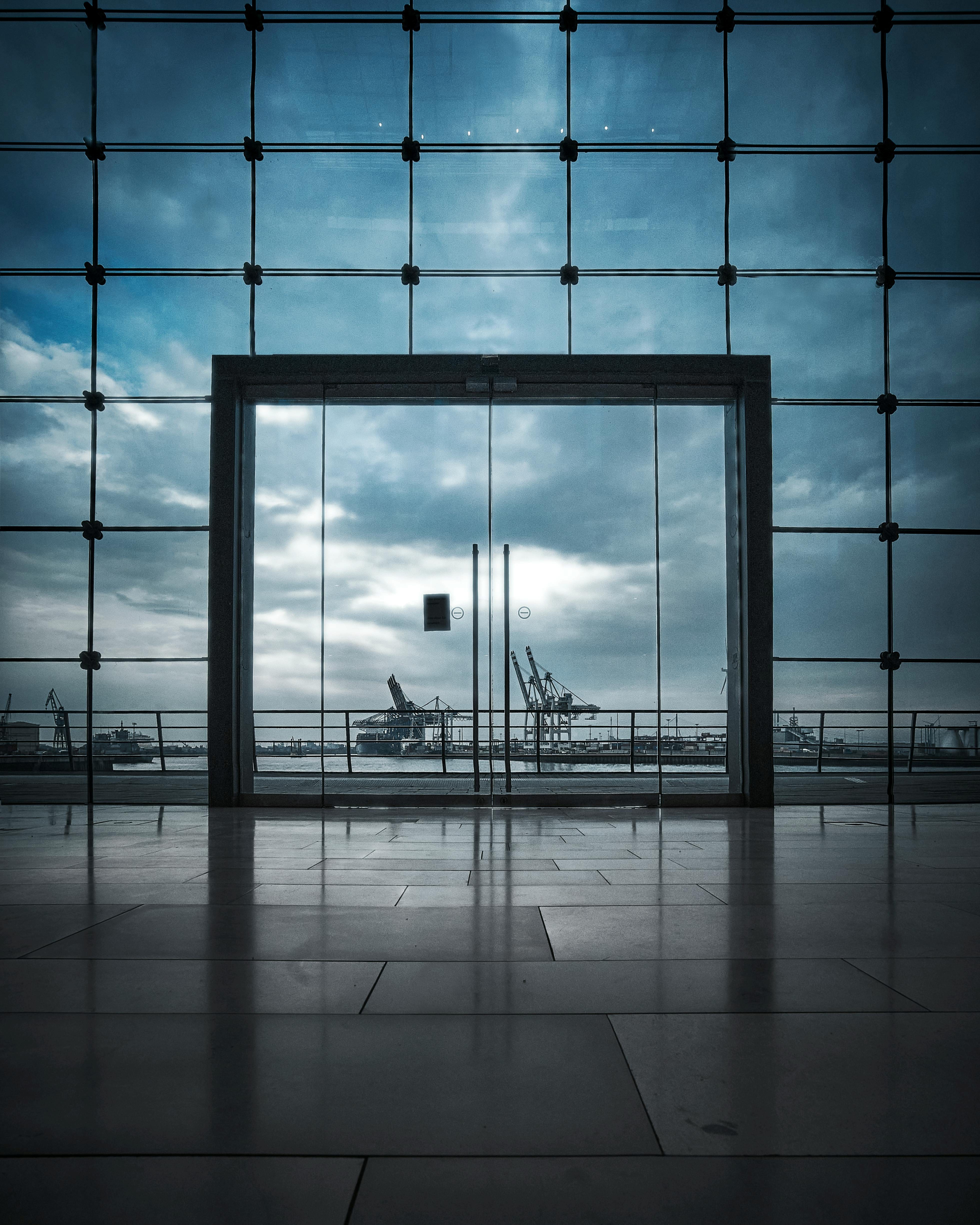 Spider Glazing & Glass Facade Systems — 3